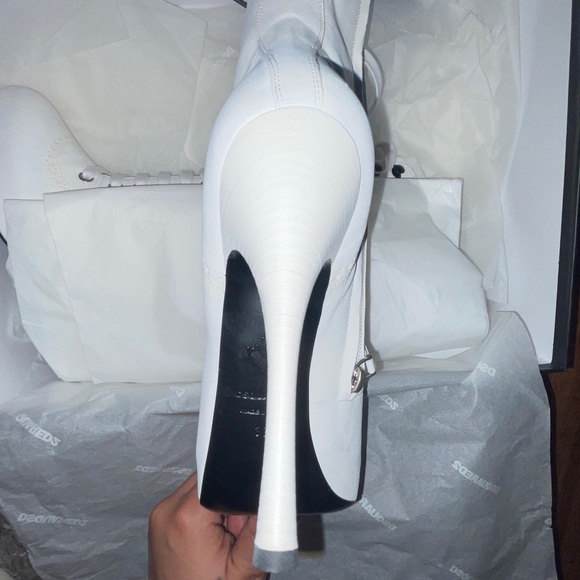 DSQUARED White Lace-Up Heeled Boots - Picture 7 of 13